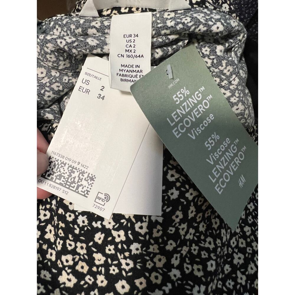 NWT H&M Women's Ditsy Floral Print Crepe Midi Skirt High Slit Black/White Size 2 - Picture 9 of 11